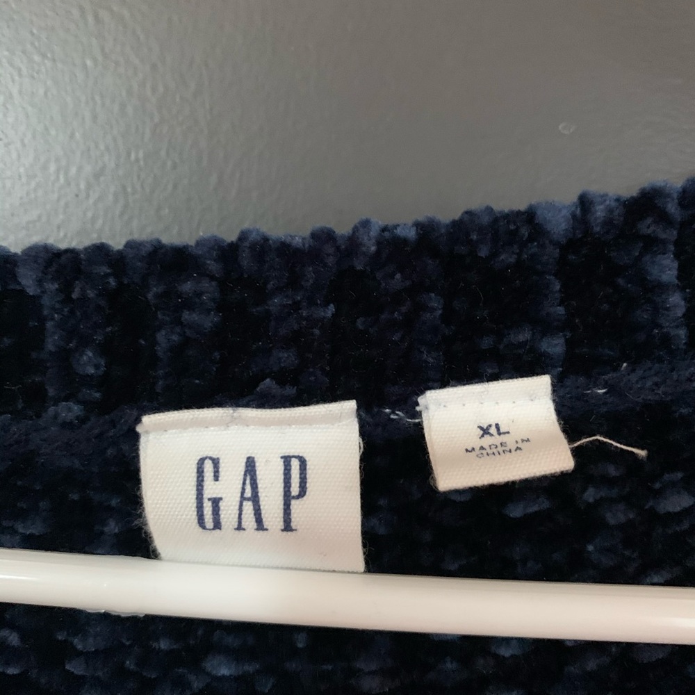 Sweater - Picture 2 of 4